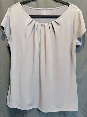 Worthington Light Gray Pleated Scoop Neck Short-Sleeve Top